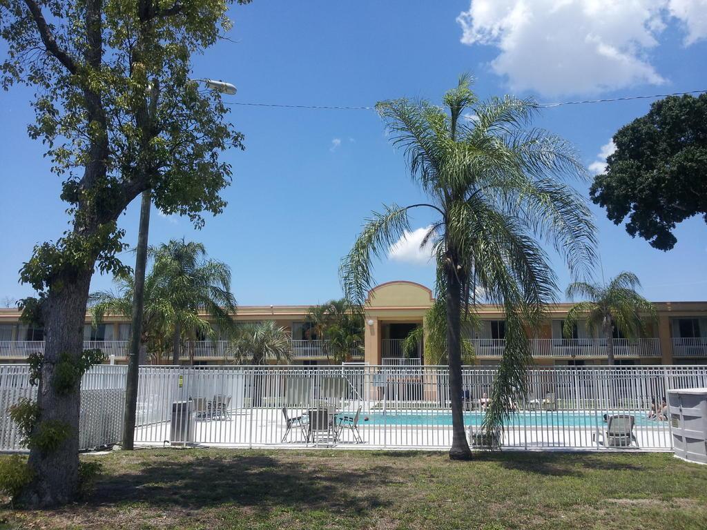 Quality Inn Saint Petersburg North-Tampa Bay Zewnętrze zdjęcie