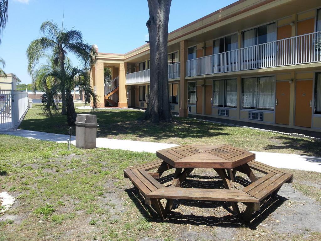 Quality Inn Saint Petersburg North-Tampa Bay Zewnętrze zdjęcie